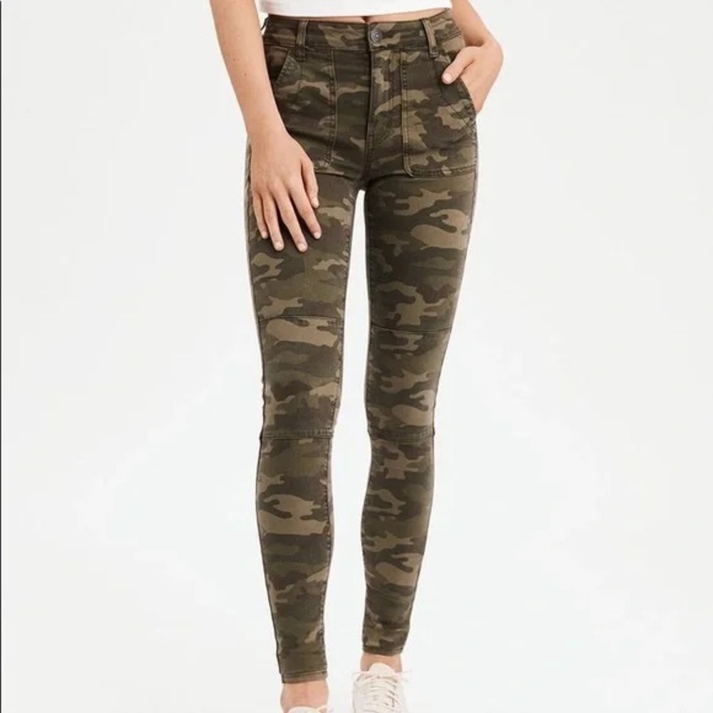 American Eagle Women’s Camo Super Stretch Skinny Jeans